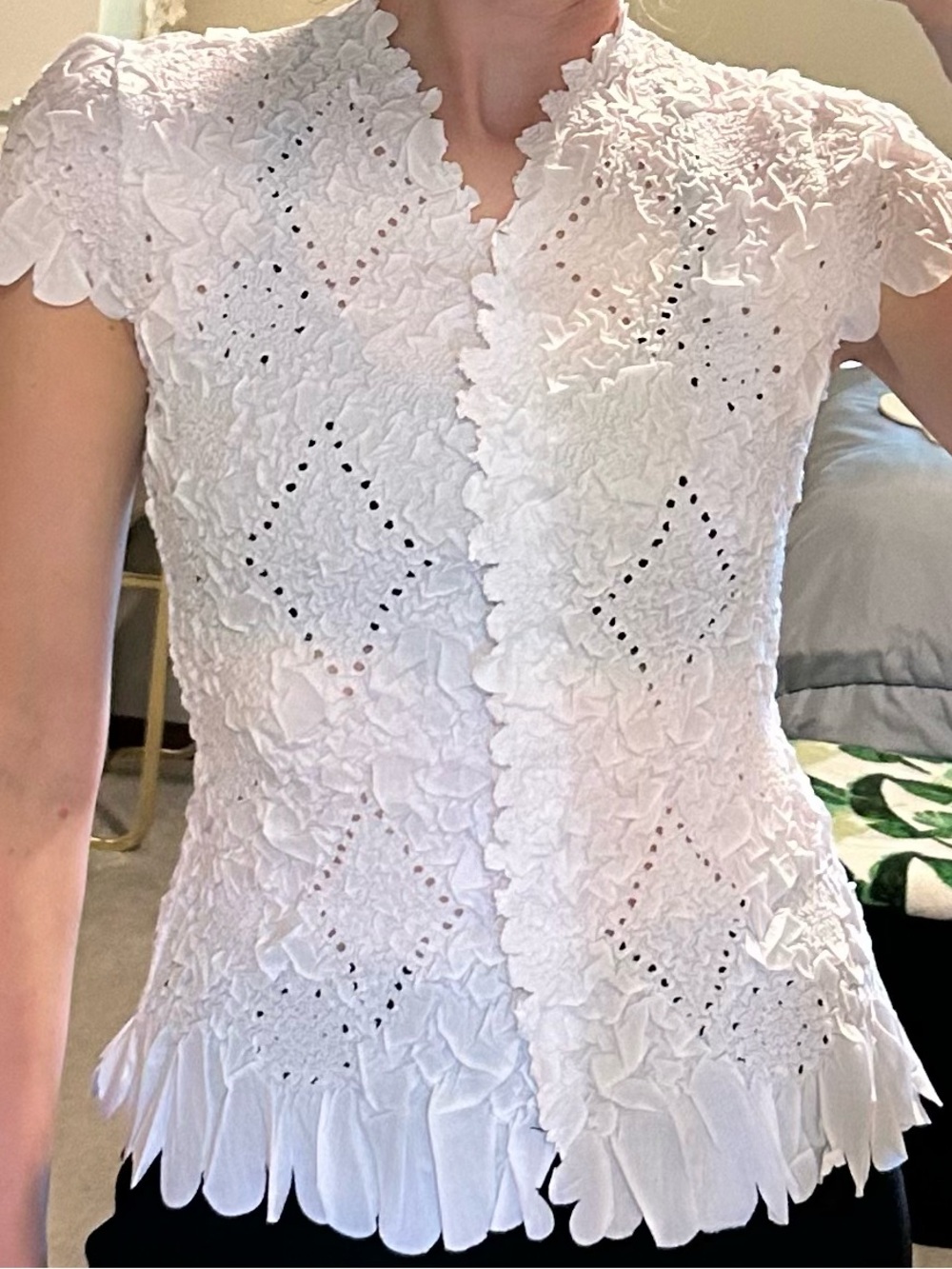 Alison Sheri White Scrunchy Blouse
